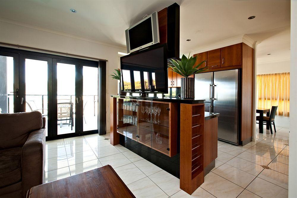 At Waterfront Whitsunday Retreat - Adults Only Aparthotel Airlie Beach Kültér fotó