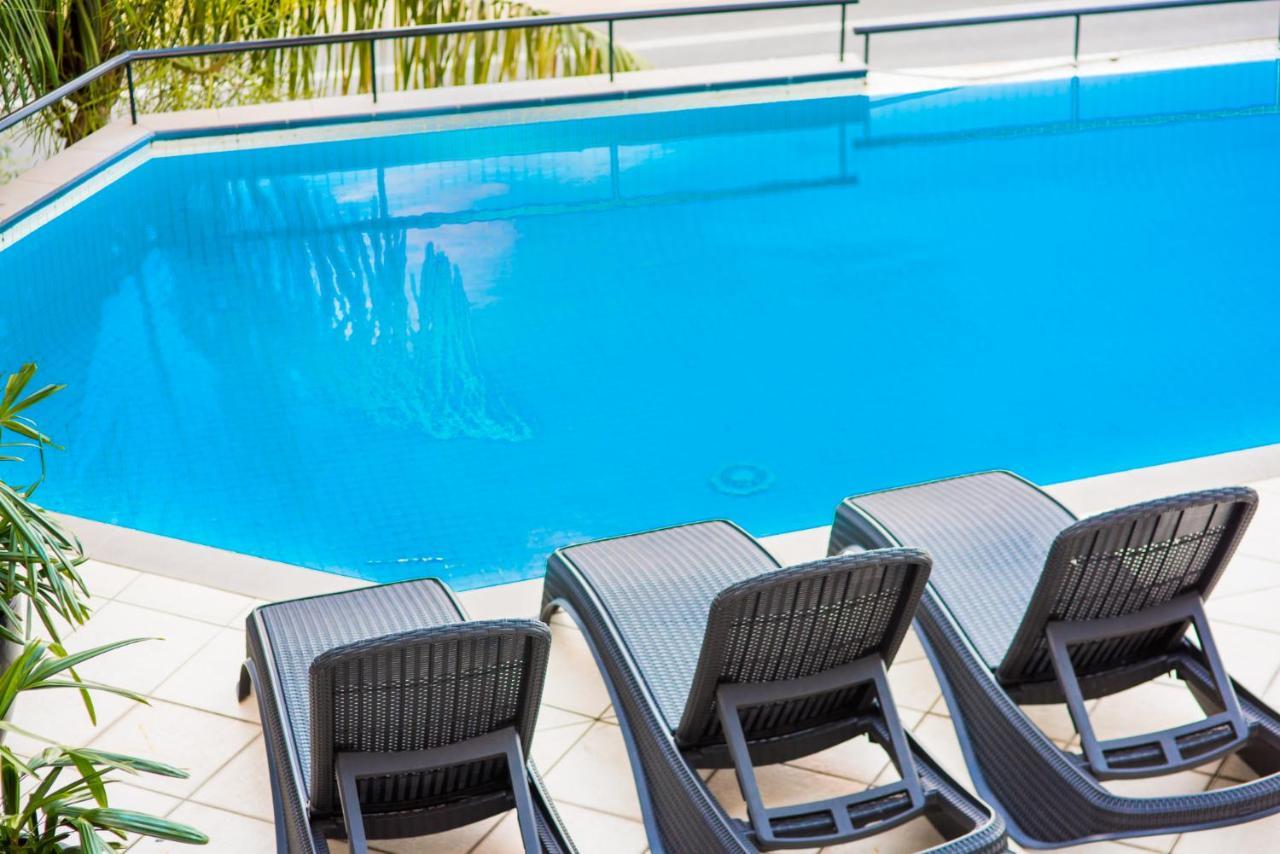 At Waterfront Whitsunday Retreat - Adults Only Aparthotel Airlie Beach Kültér fotó