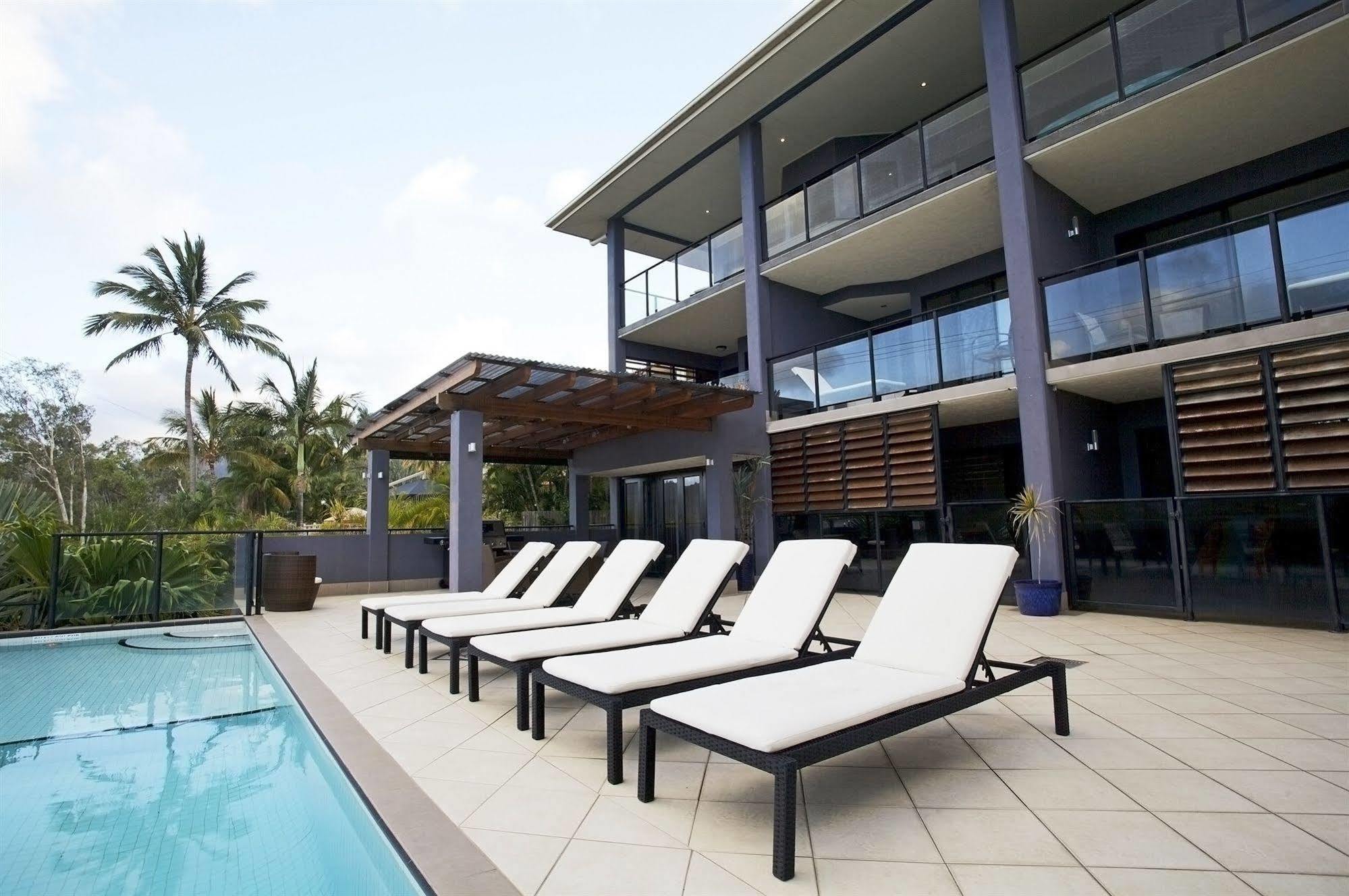 At Waterfront Whitsunday Retreat - Adults Only Aparthotel Airlie Beach Kültér fotó