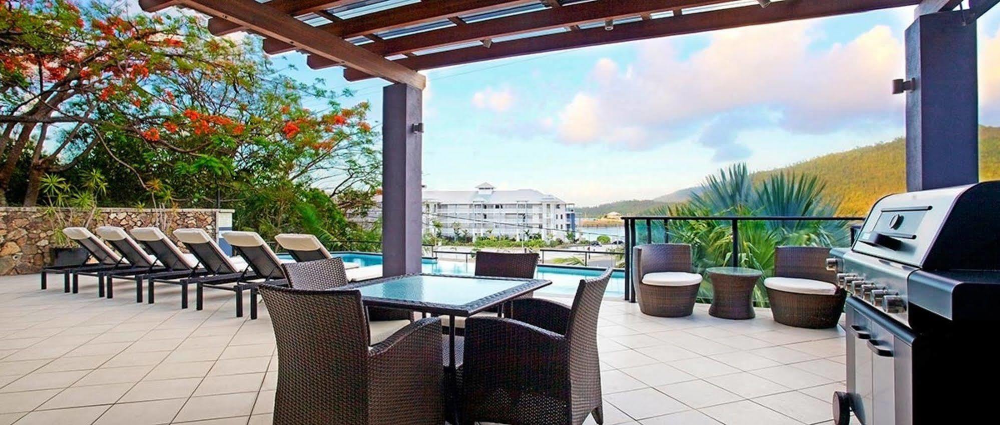 At Waterfront Whitsunday Retreat - Adults Only Aparthotel Airlie Beach Kültér fotó